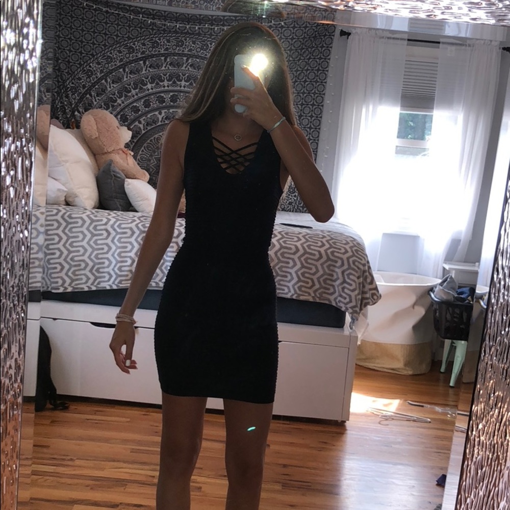black ribbed bodycon dress